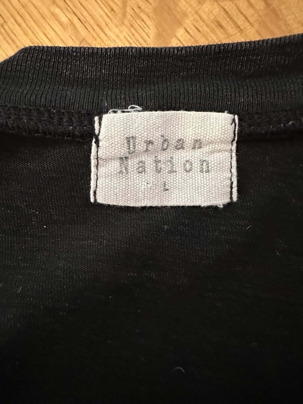 Urban Nation Women's L‎ - Faded Black Crop Style Oversized Tee Heart - Picture 5 of 5